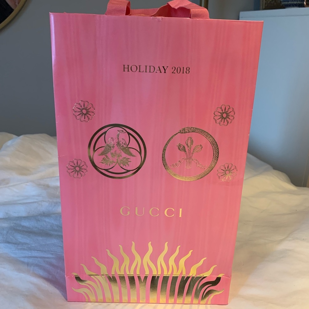 Authentic Holiday 2018 Gucci Shopping Bag